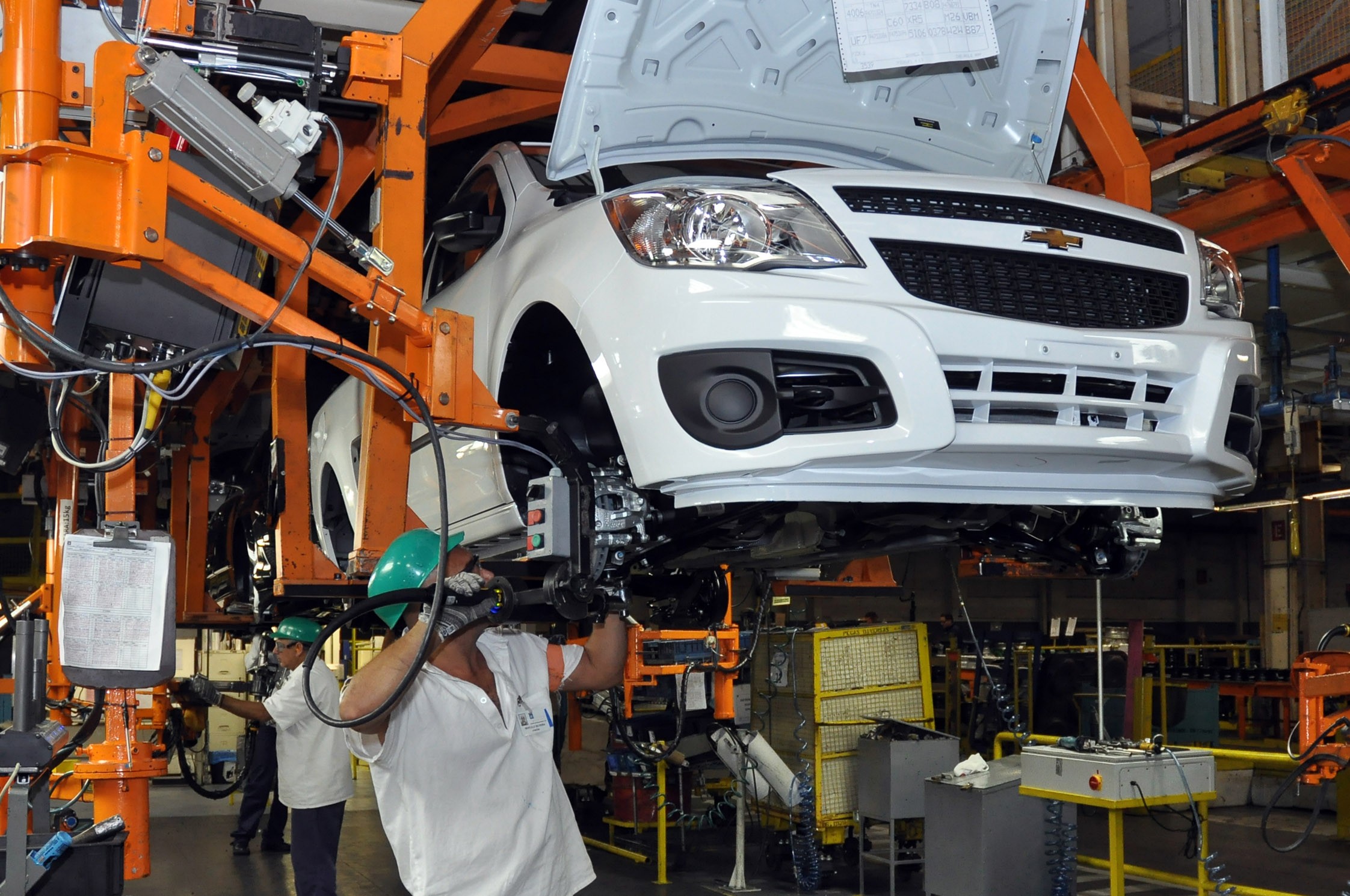 Chevrolet destina R$ 3,5 bilhões para modernizar fábricas e impulsionar carros híbridos no Brasil