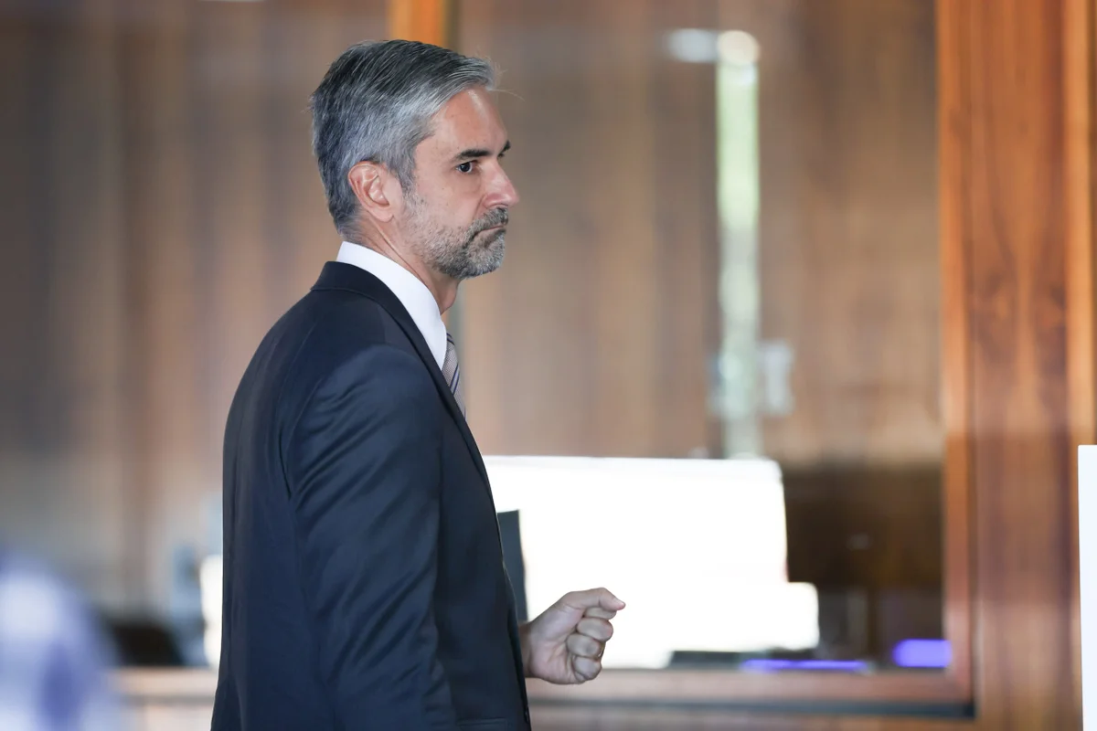 Carapicuíba contrata ex-secretário de Dino para defender R$ 188 milhões em emendas Pix no STF