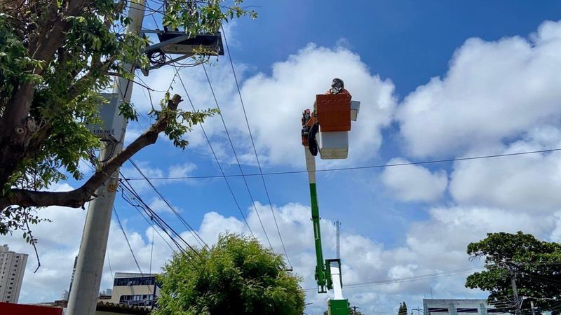 Neoenergia Cosern realiza manutenções na rede elétrica do RN