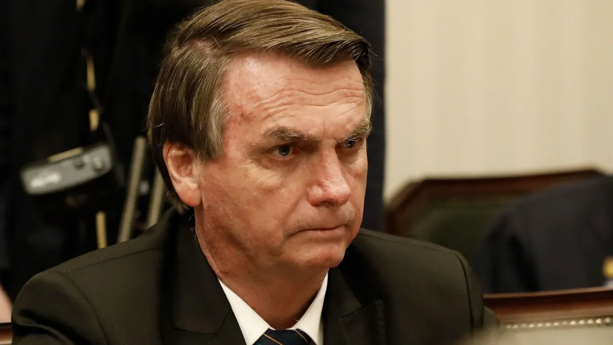 Equipe médica conclui cirurgia de Bolsonaro sem intercorrências