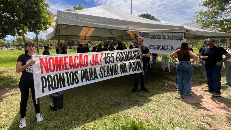Classificados em concurso da Polícia Civil do RN cobram nomeação em ato público