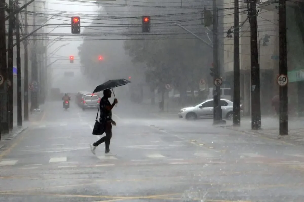 País enfrenta onda de frio, chuvas e baixa umidade nesta segunda-feira, 06/07/2026