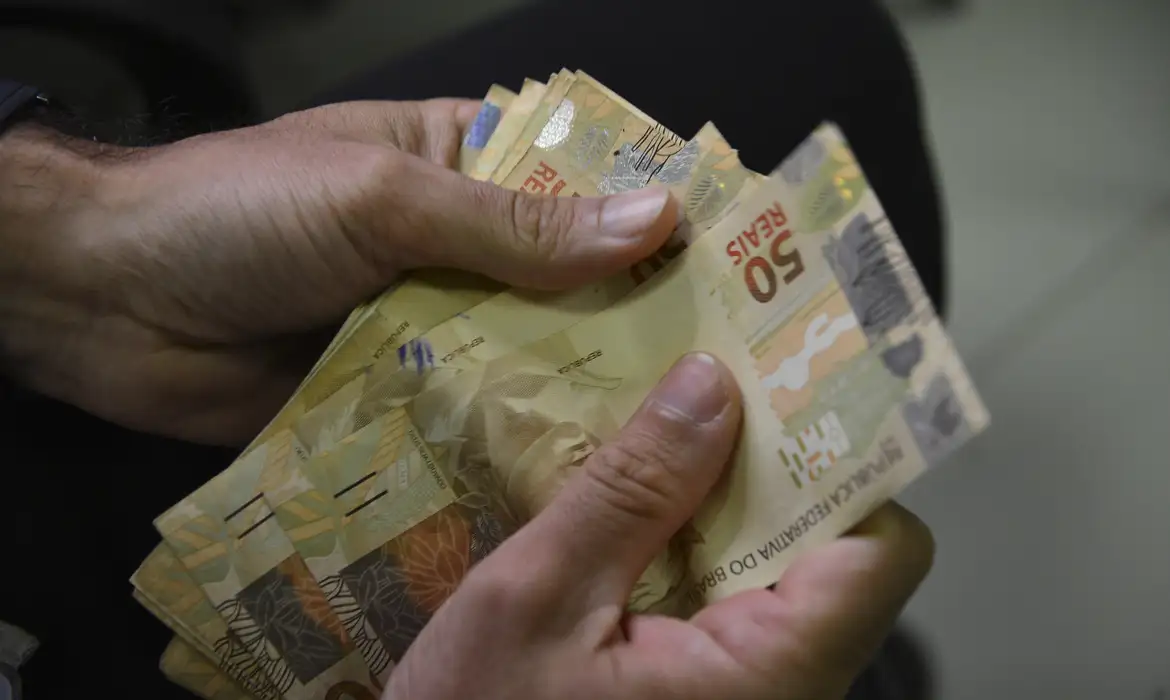 CMN regulamenta Fies Empreendedor e Desenrola Adimplentes para ampliar acesso ao crédito