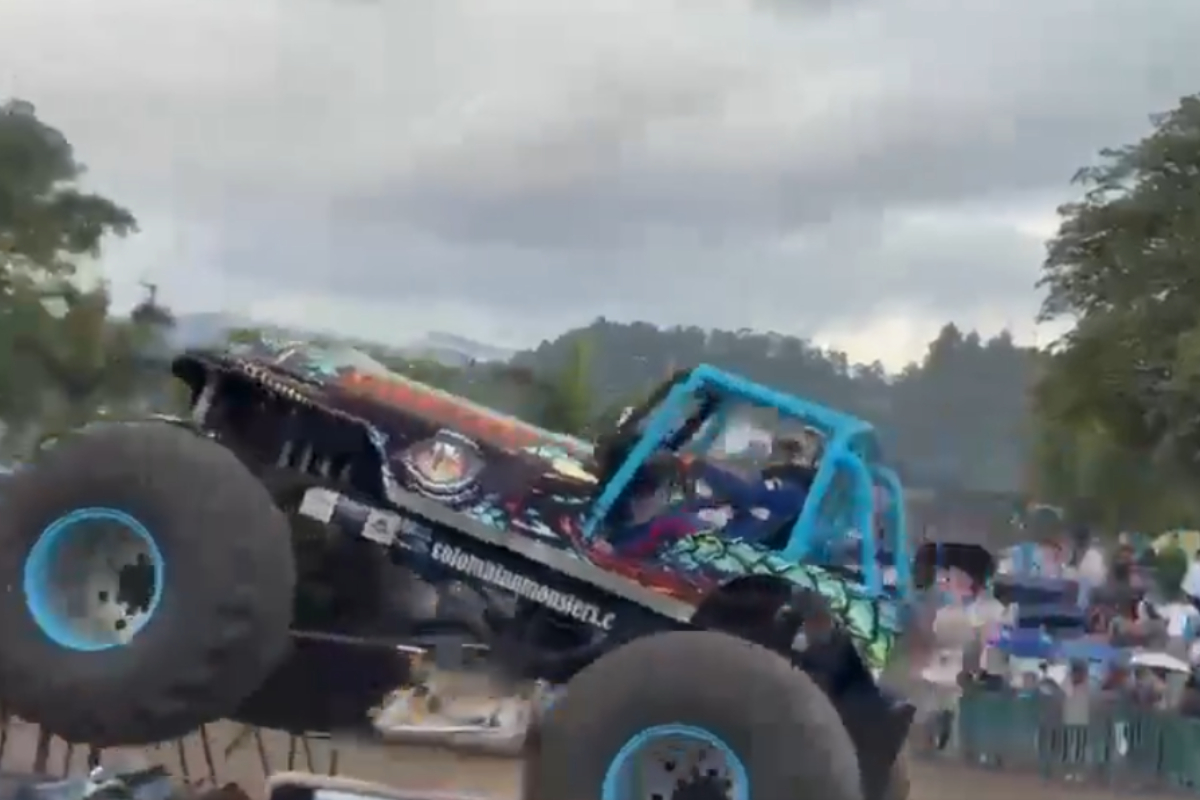 Monster truck desgovernado mata 3 e fere 35 na Colômbia