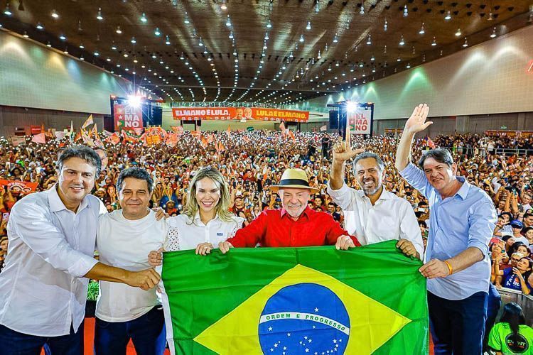 Lula, Camilo e Cid oficializam candidatura de Elmano de Freitas ao Governo do CE