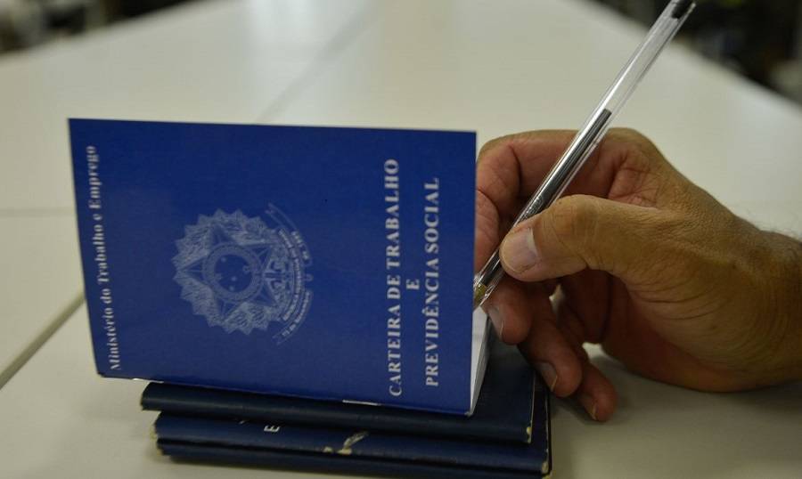 RN reverte cenário e gera mais de mil empregos formais em março