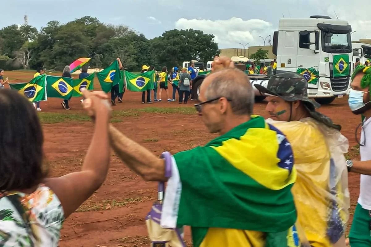 Comissão Mista anistia multas de caminhoneiros ligados a protestos bolsonaristas