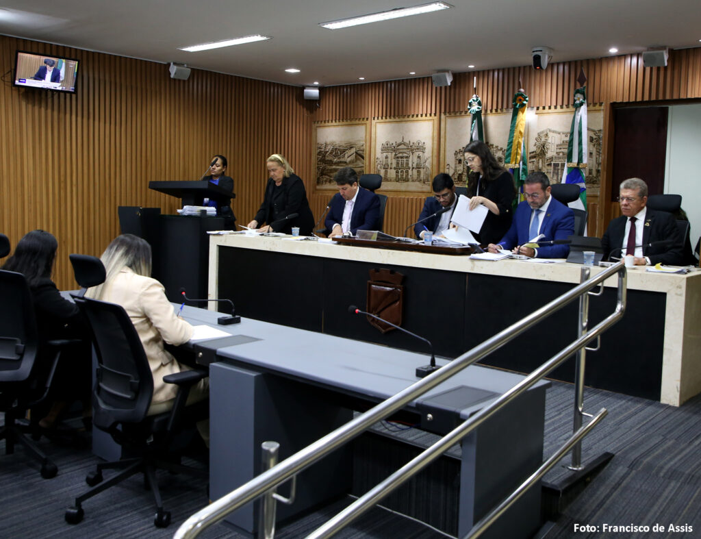 Comissão da Câmara Municipal de Natal aprova publicidade de folhas de ponto de médicos