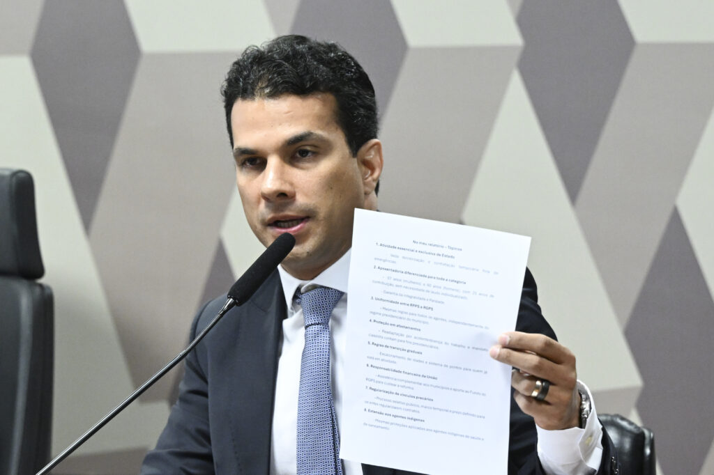 Senado aprova projeto que permite a servidor público federal atuar como MEI