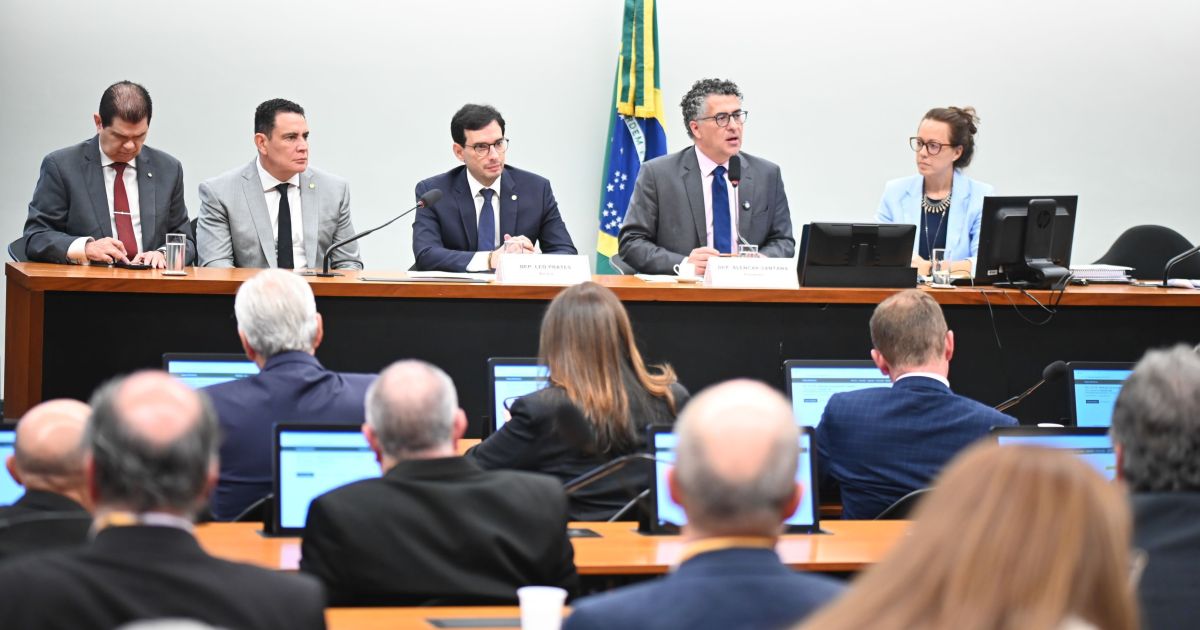 Comissão especial decide hoje parecer sobre escala 6x1