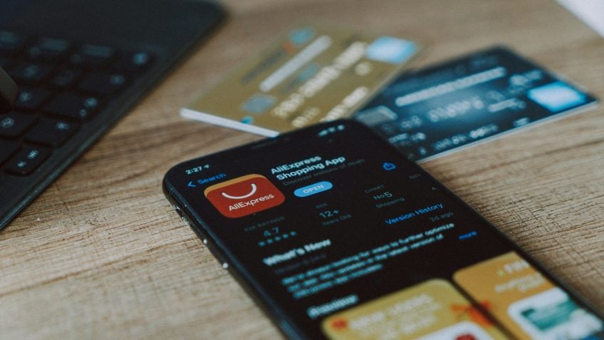 Comissão Europeia multa AliExpress em 550 milhões de euros por falhas na DSA