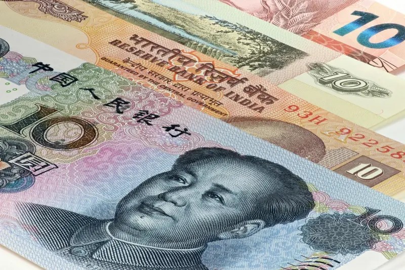 Guerra no Irã: Como o conflito impacta o real e outras moedas globais