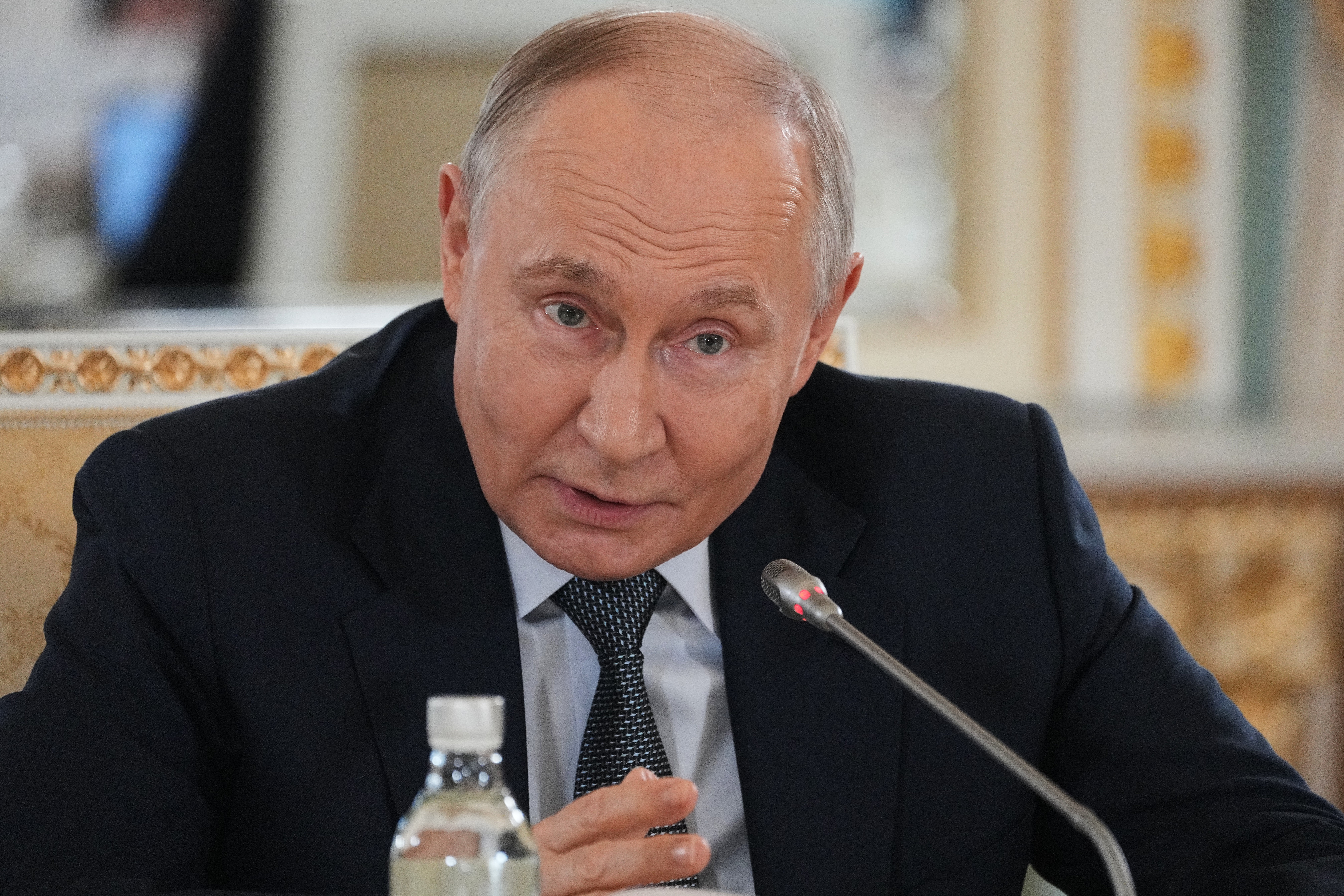 Viagem de Vladimir Putin a Iturup intensifica disputa territorial com o Japão
