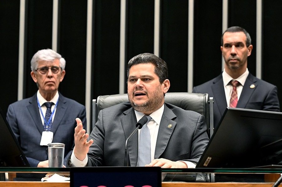 Congresso Nacional articula derrubada de veto de Lula e pode liberar doações em ano eleitoral