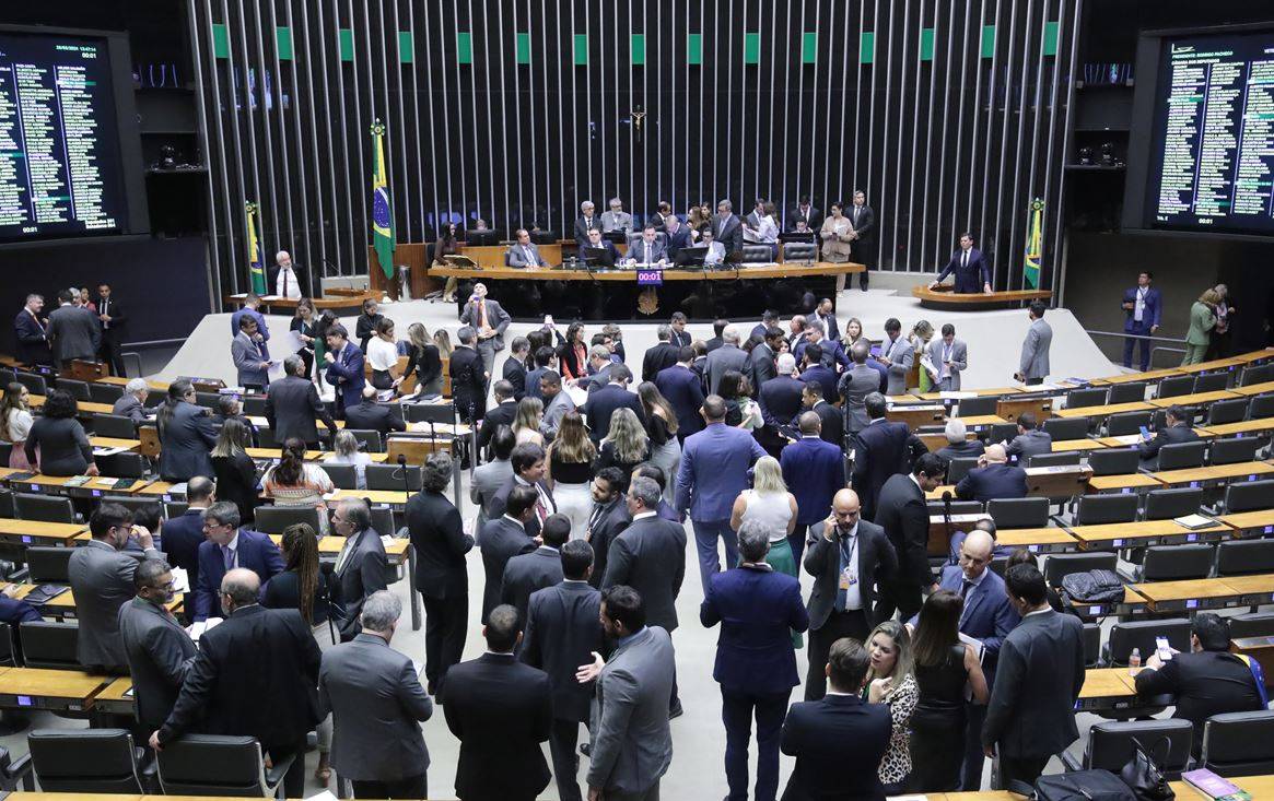Congresso avança em projetos bilionários sem fonte de custeio