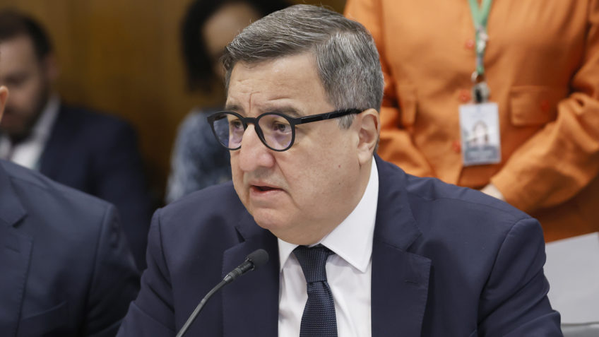 Congresso Pressiona TCU por Leilão Térmico de R$ 800 Bilhões