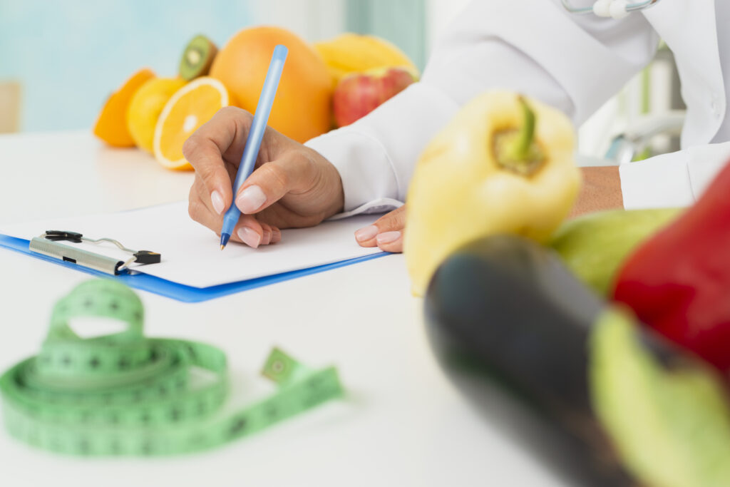 Conselho Federal de Nutrição amplia restrições sobre divulgação de resultados de pacientes nas redes sociais