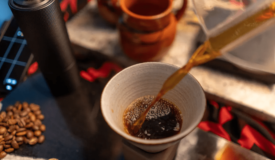 Consumo diário de café pode reduzir riscos de doenças cardiovasculares