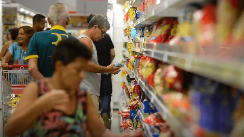 Consumo em lares brasileiros avança 3,93% em maio sobre 2025, impulsionado pelo Dia das Mães