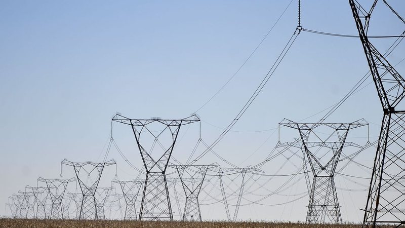 Aneel mantém bandeira amarela e conta de luz terá taxa extra em julho