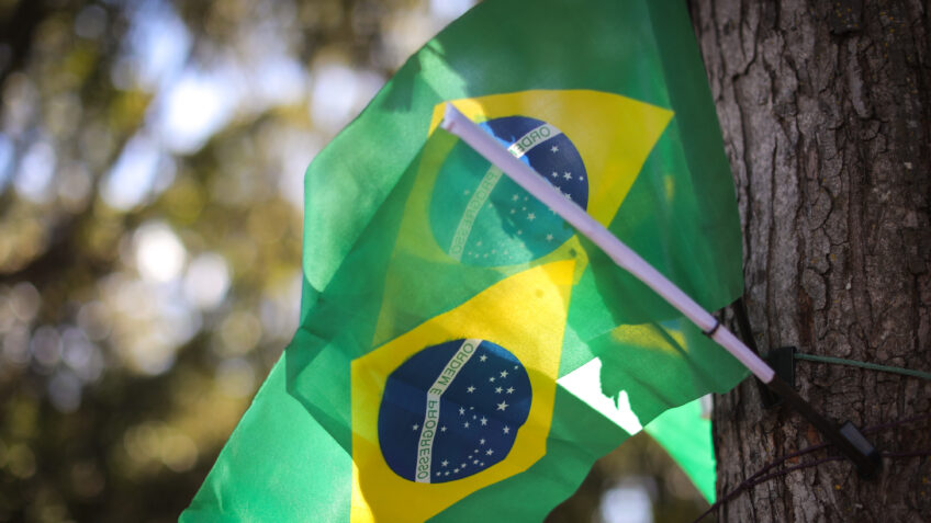 Copa 2026 impulsiona consumo, mas acende alerta de dívidas