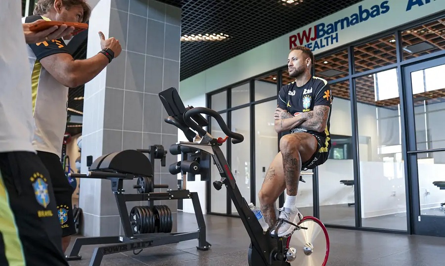 CBF atualiza sobre recuperação de Neymar e aponta boa evolução após exames na panturrilha