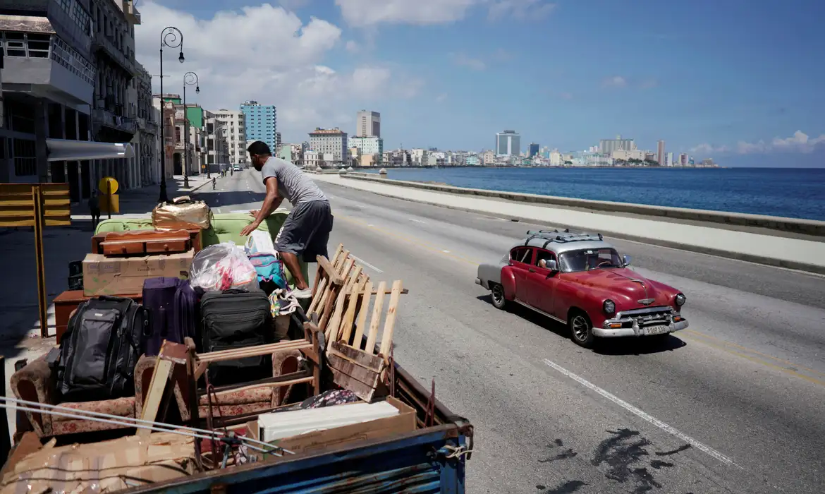 Cuba debate reformas econômicas e sociais diante do bloqueio dos EUA