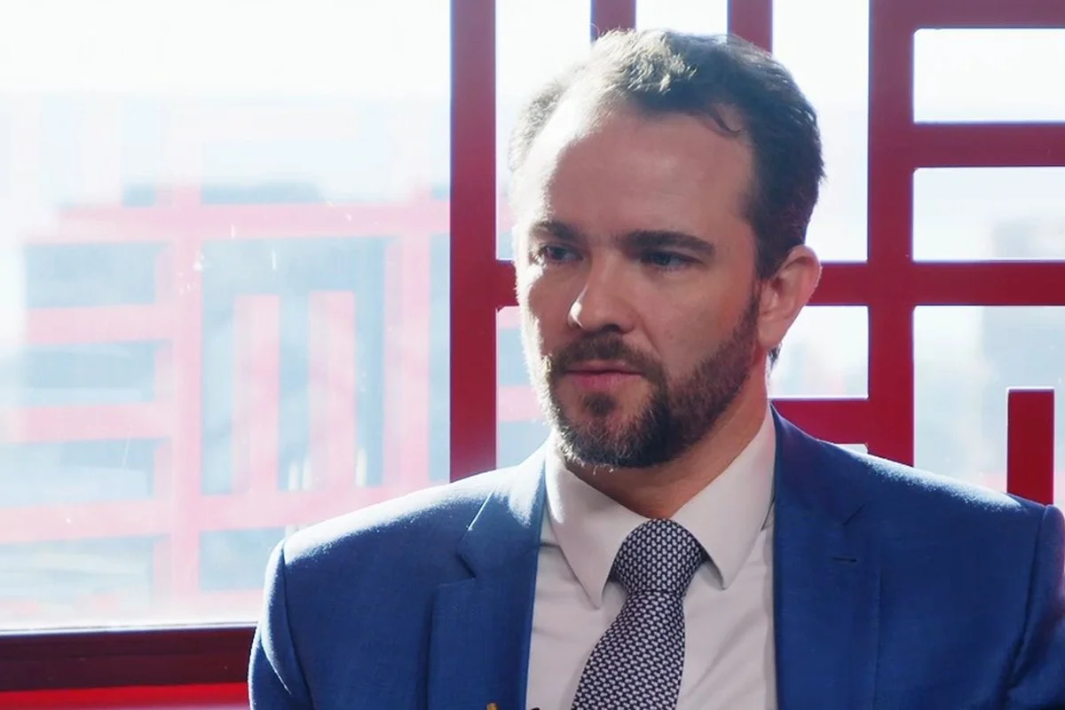 Dario Durigan defende acompanhamento cauteloso da inflação e anuncia bloqueio de R$ 23 bilhões