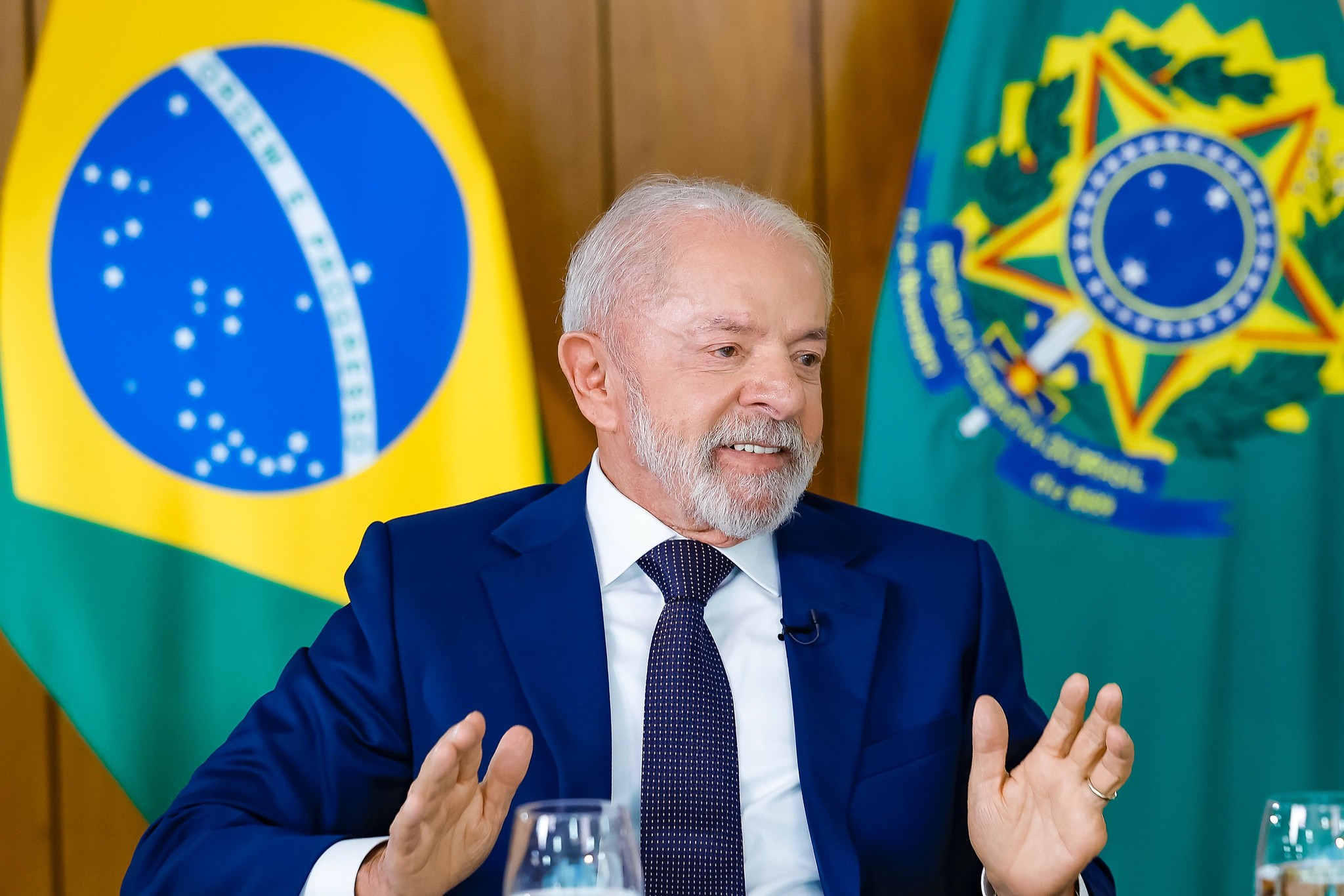 Datafolha aponta estabilidade na aprovação do governo Lula, com 32% de avaliações positivas