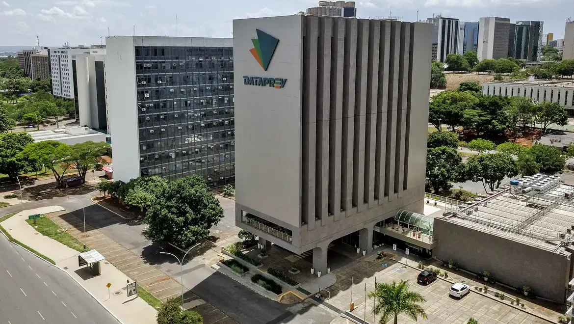 Dataprev abre 212 vagas em concurso público com salários de até R$ 10.685,44