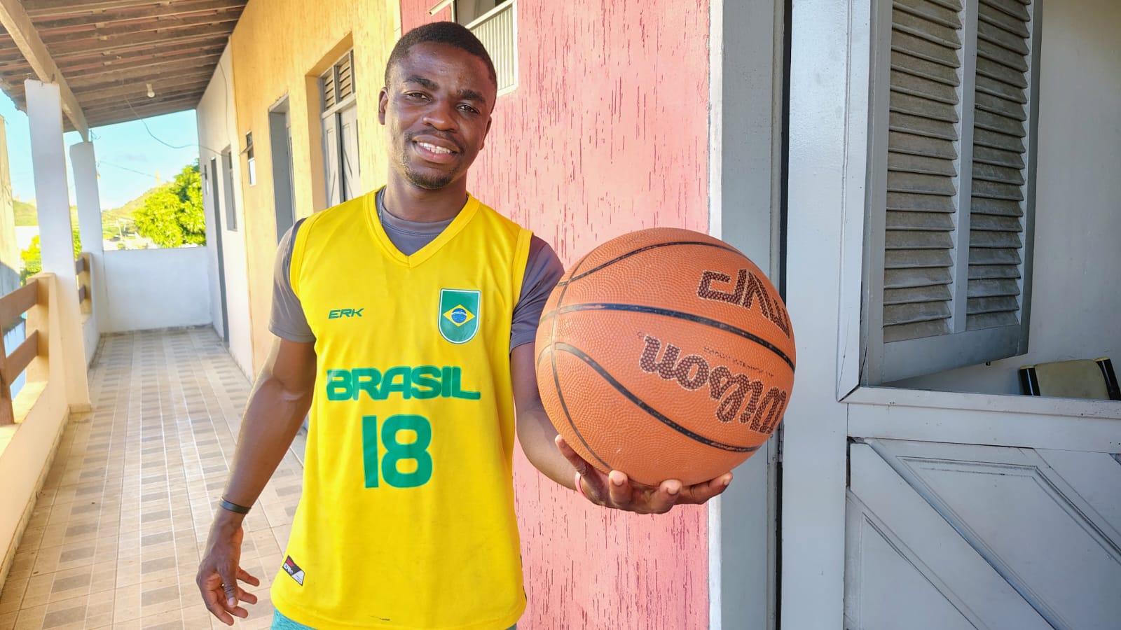 Haitiano que encontrou em Natal sua segunda casa enfrentará o Brasil na Copa