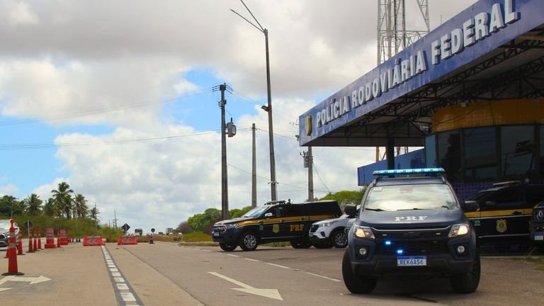 PRF captura três foragidos da Justiça em série de abordagens nas rodovias do RN