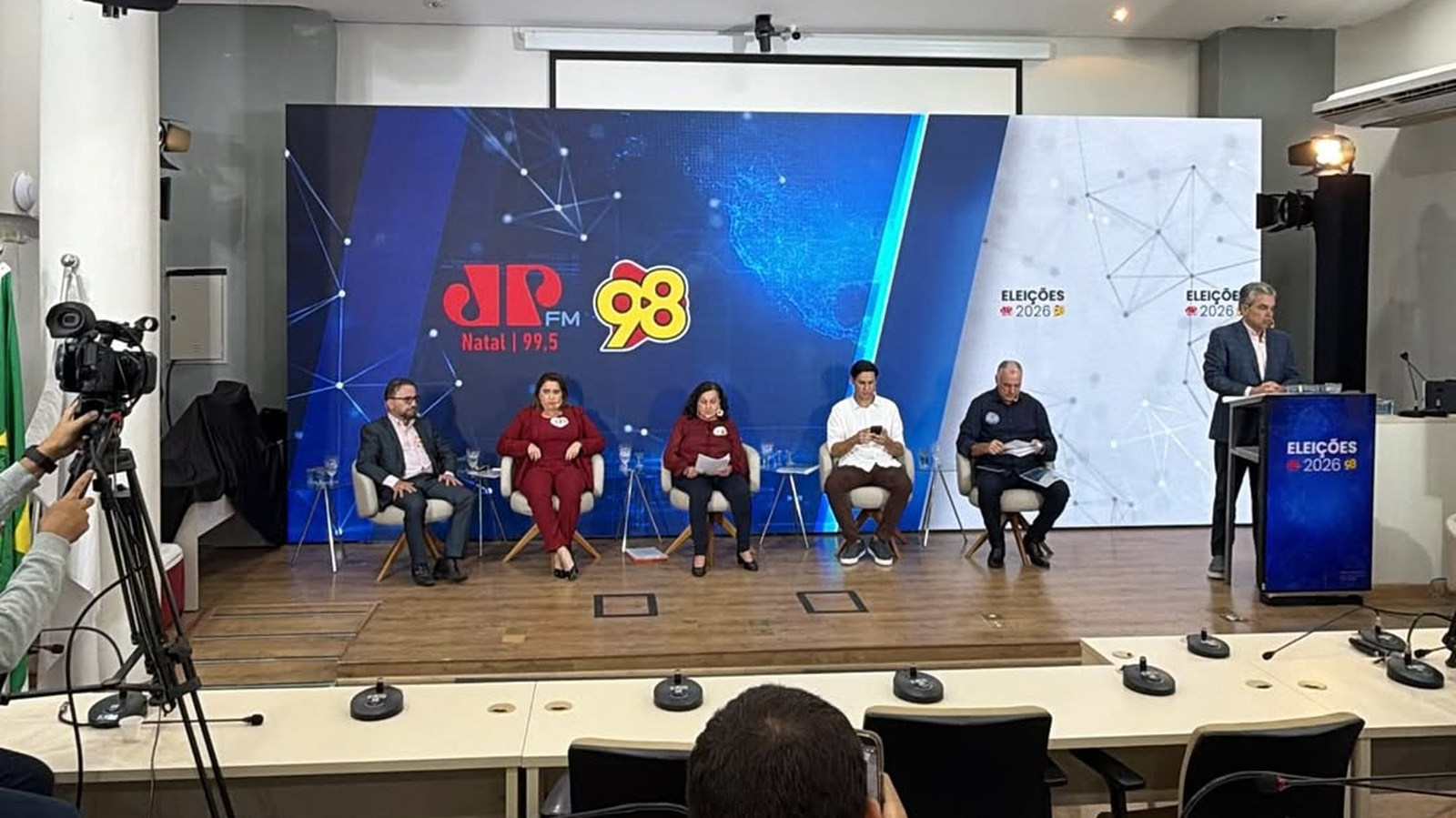 Debate do Grupo Dial destaca polarização política e ausências no RN