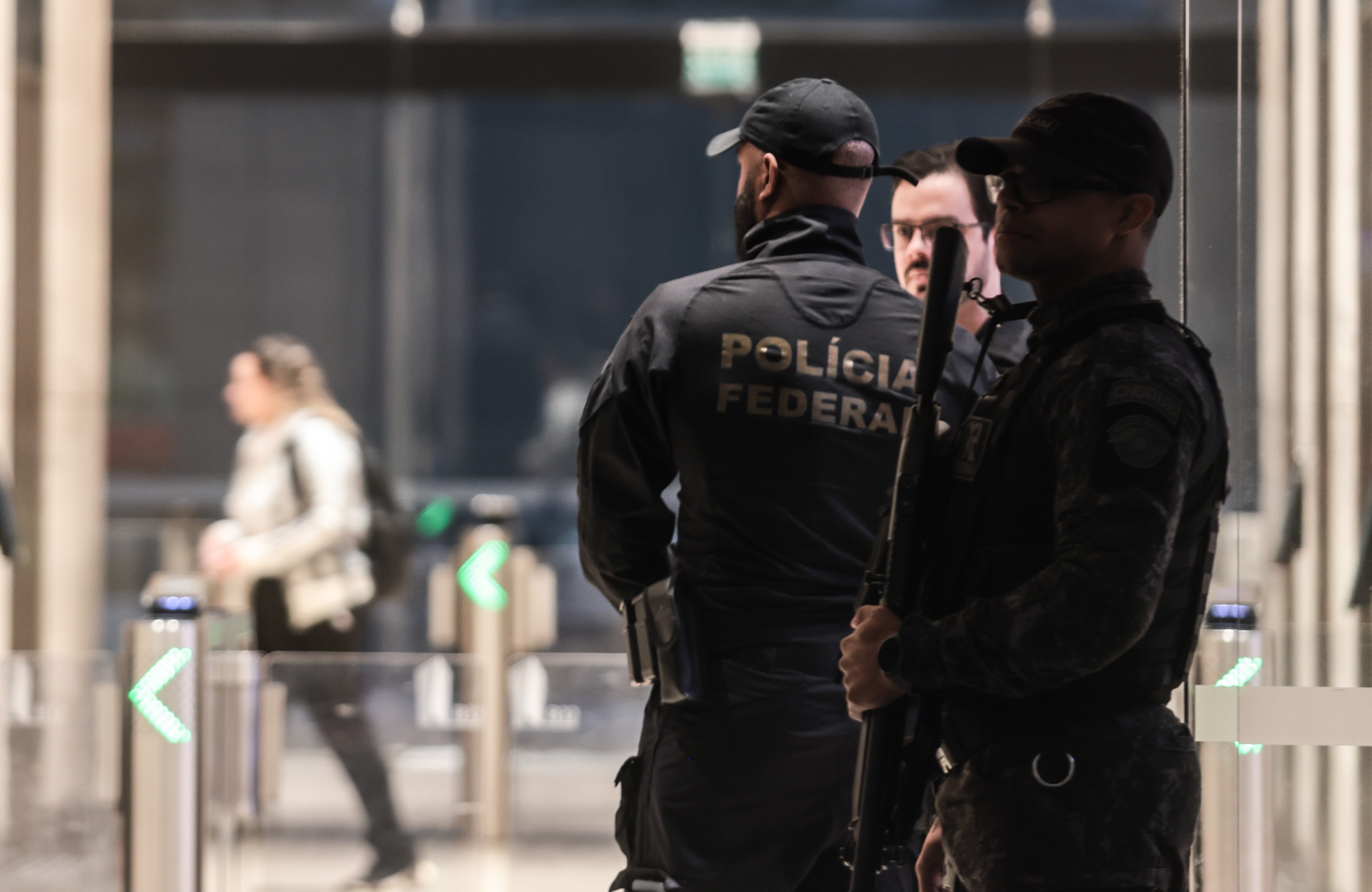 EUA classificam PCC e CV como terroristas; Brasil pode sofrer impactos econômicos
