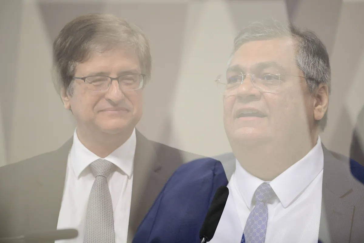 Dino decide bloquear bens de Valdemar e Eduardo Cunha contrariando a PGR