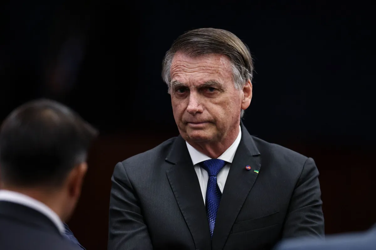 Defesa de Jair Bolsonaro pede ao STF que descarte falta grave por arma apreendida