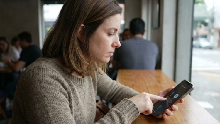 Uso do modo silencioso: a decisão estratégica por mais foco e saúde mental