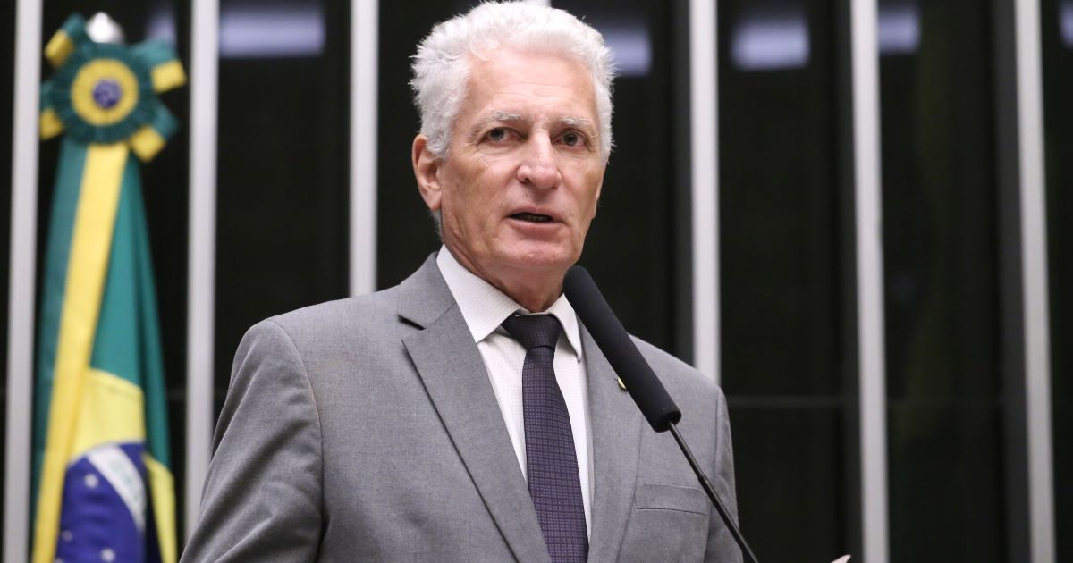 Rogério Correia defende afastamento de Jaques Wagner da liderança do governo