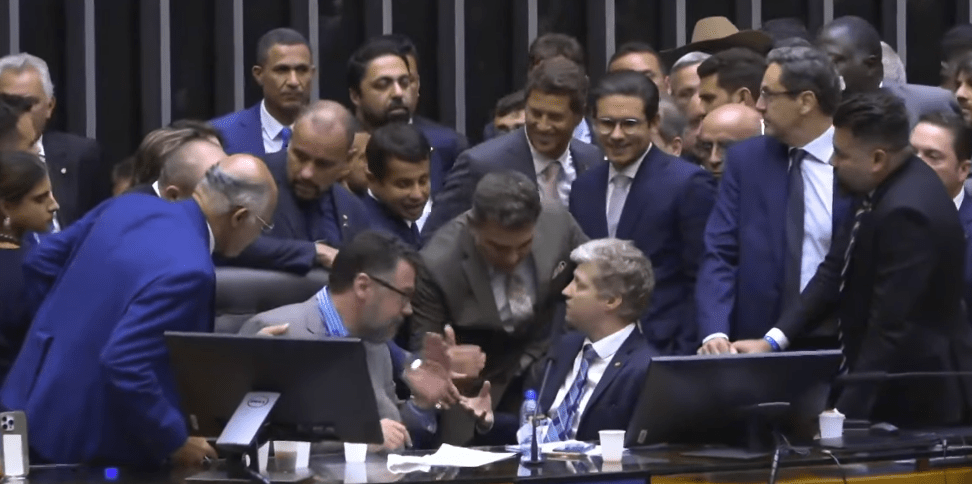 Conselho de Ética pune deputados por motim