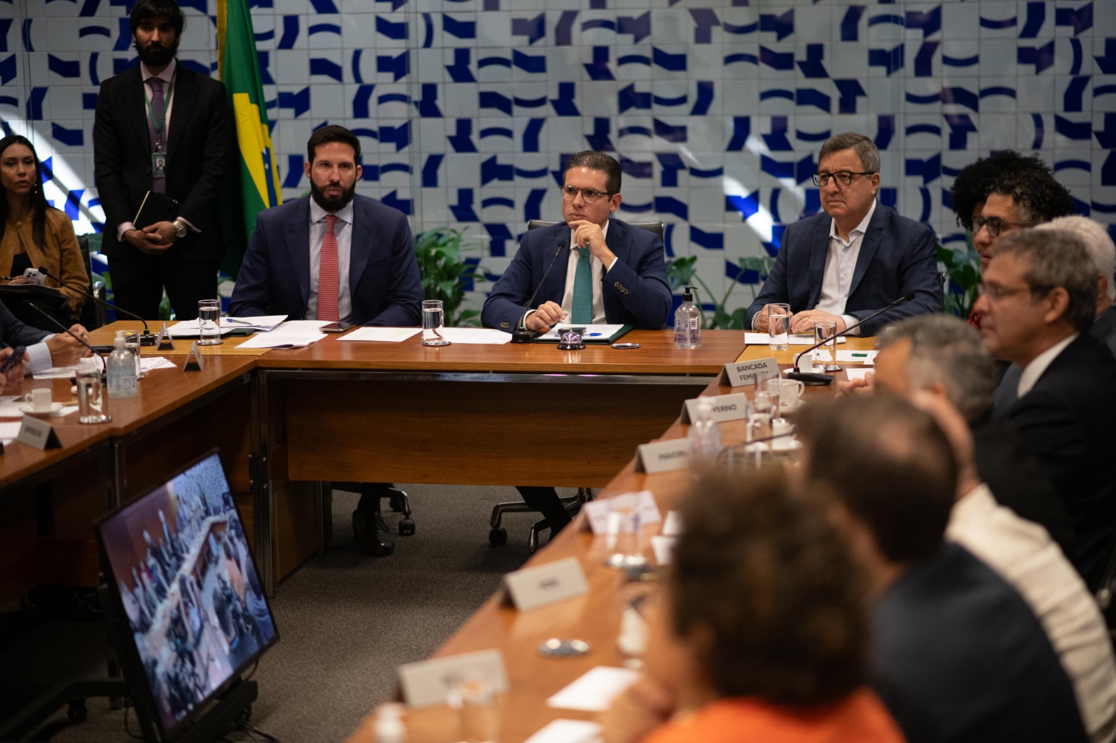 Deputados criticam cálculo político do governo Lula ao travar pauta da Câmara
