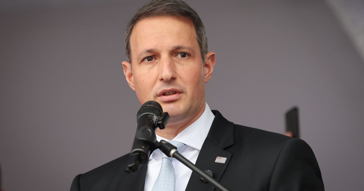 TRE-SP condena Guilherme Derrite por propaganda eleitoral antecipada