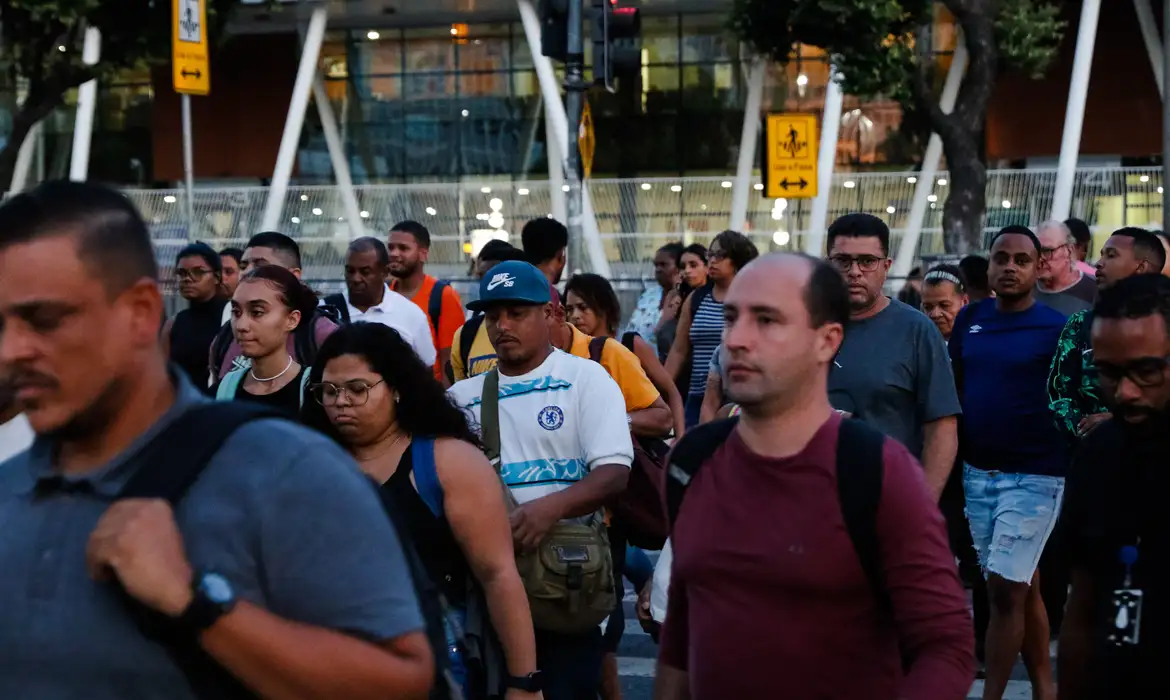 IBGE revela menor desemprego em 14 anos no 1º trimestre de 2026