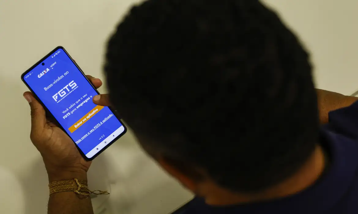 Desenrola 2.0: 1,4 milhão de trabalhadores acessam app do FGTS para renegociar dívidas