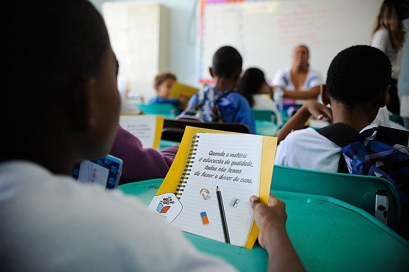 Ivan Siqueira: Desigualdade social limita futuro da educação no Brasil
