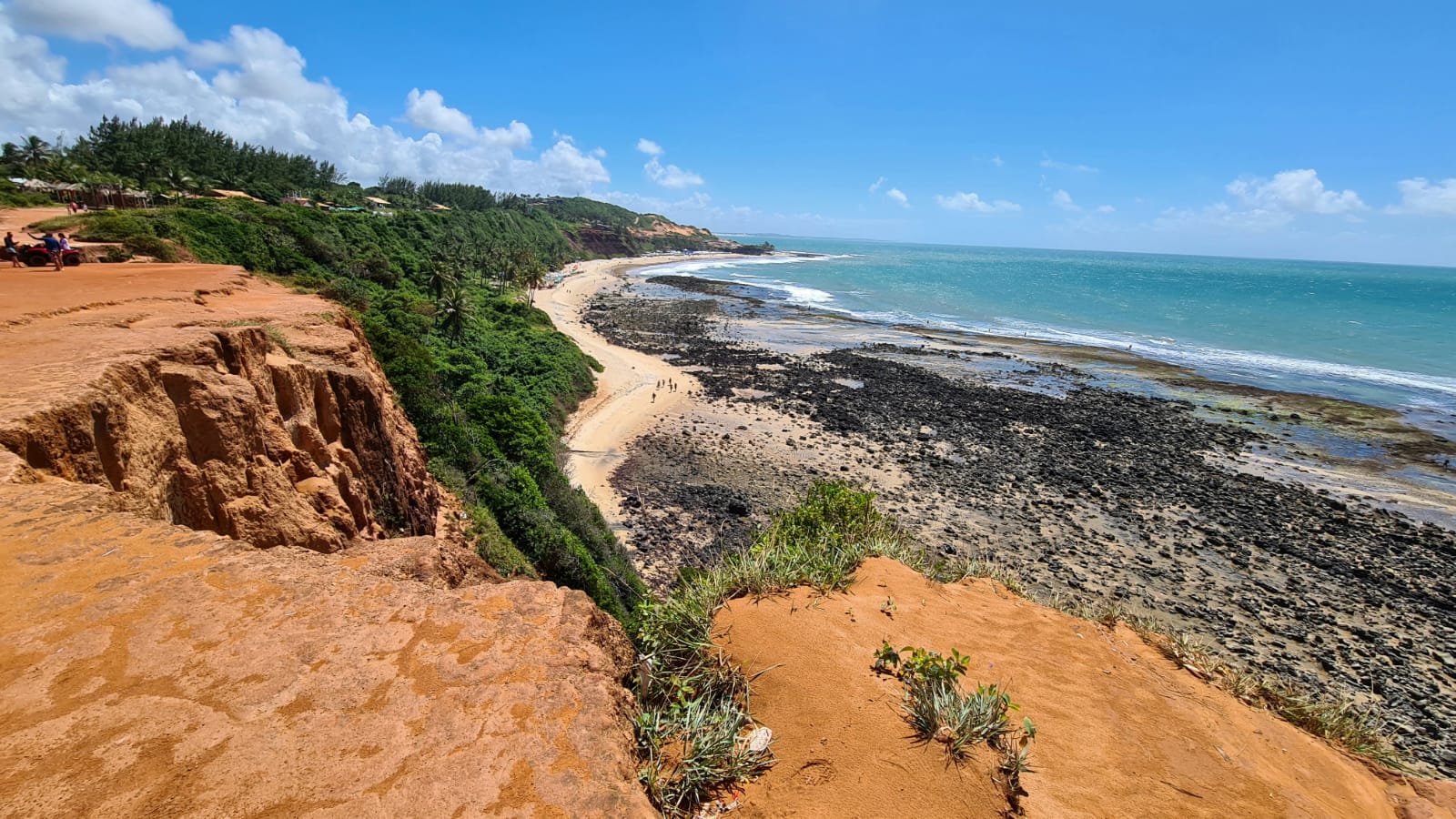 Tibau do Sul age após deslizamento no Madeiro