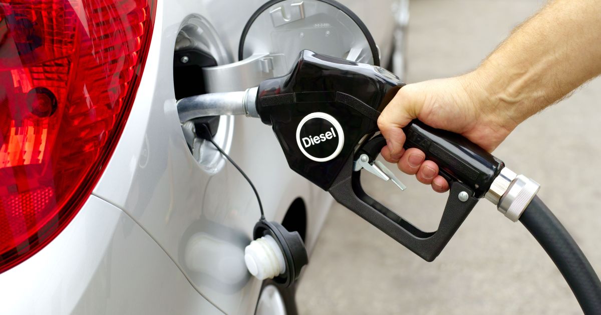 Diesel lidera alta, mas preços desaceleram em abril, revela ValeCard