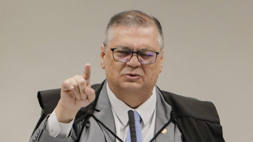 Dino impede governo de reter taxas da CVM e exige plano de reestruturação em 20 dias