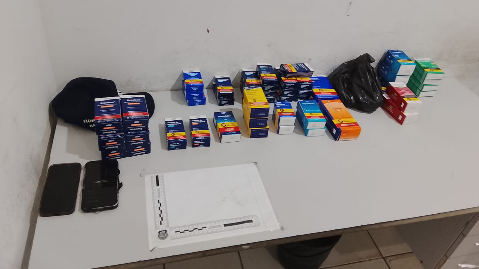 Polícia Militar apreende 50 medicamentos controlados e prende dois homens em Natal