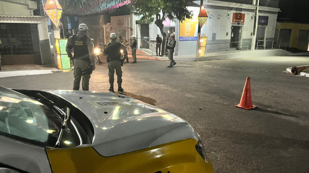 Dois motoristas são presos por embriaguez e falta de CNH em blitz em Extremoz