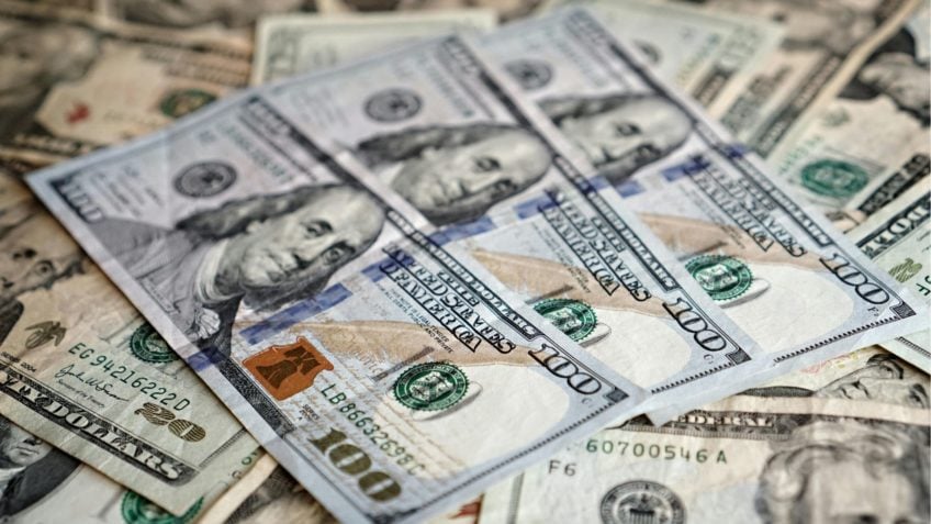 Dólar avança e fecha em R$ 5,209; Ibovespa recua para 171.704,31 pontos